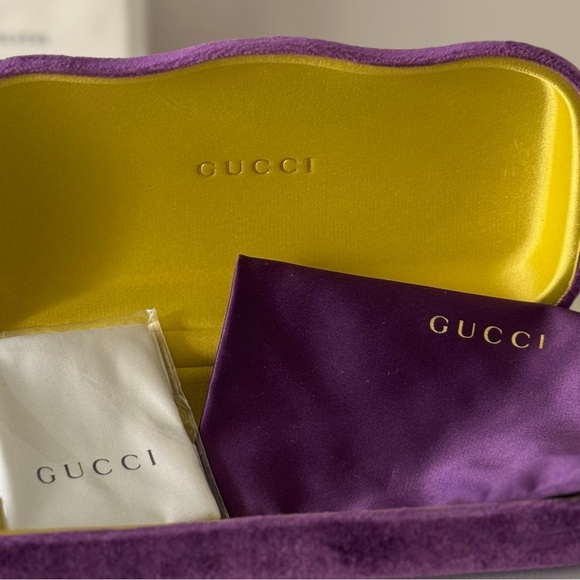 Gucci Sunglass Case - Purple w/ Pouch and Cloth - Picture 4 of 6